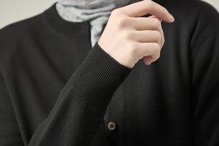 Classic Crewneck Cardigan _ Black