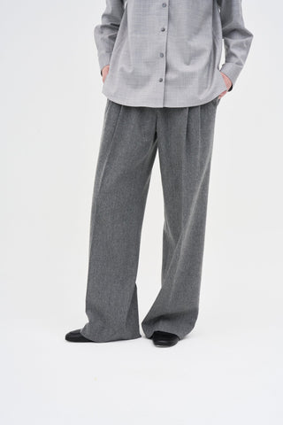 Two Tucks Trousers _ Mid Grey